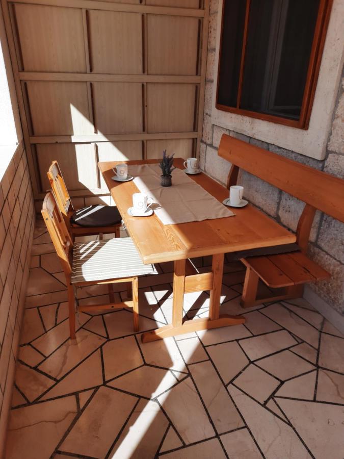 Apartments Villa Beba Комижа Екстер'єр фото