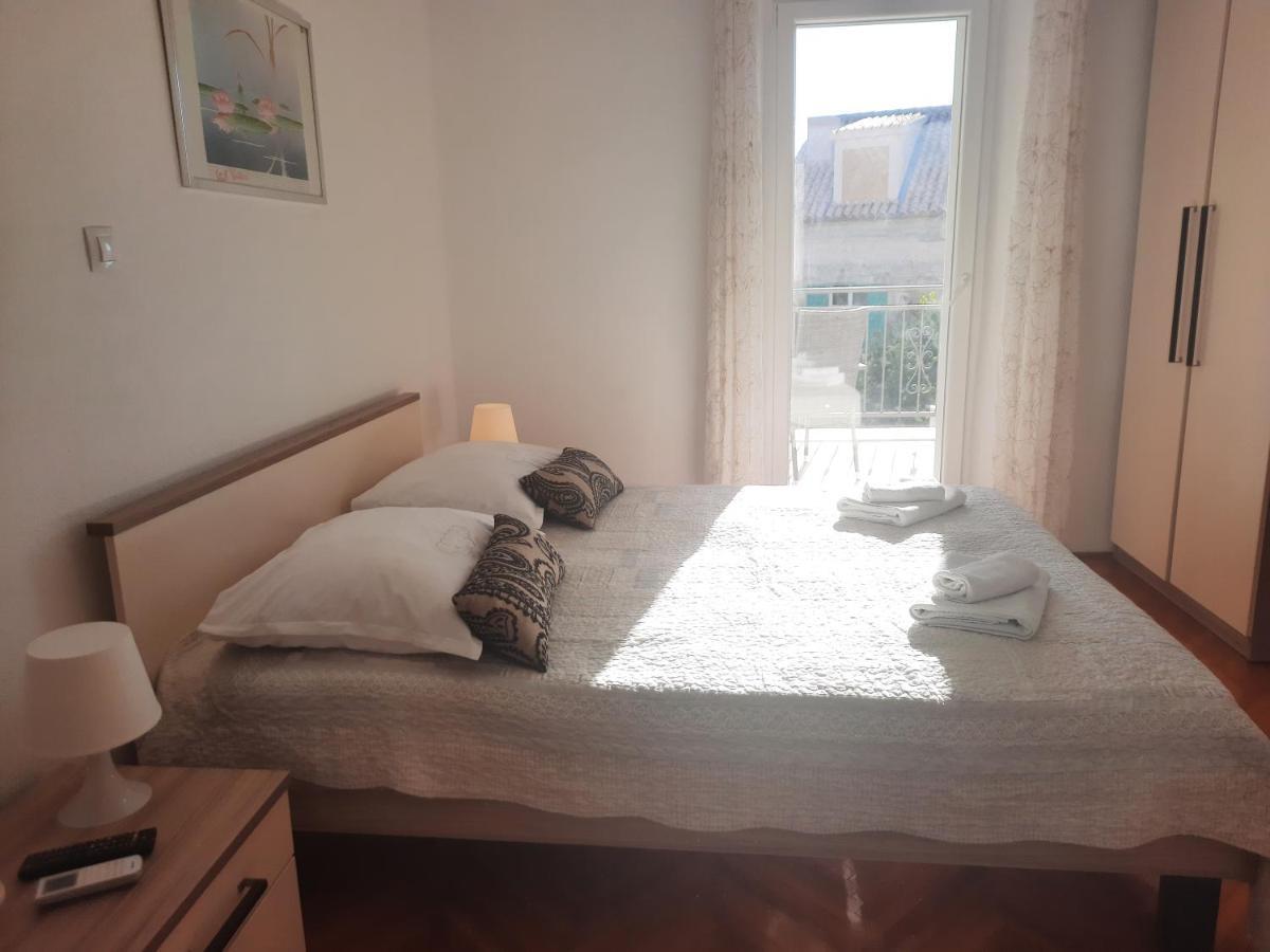 Apartments Villa Beba Комижа Екстер'єр фото