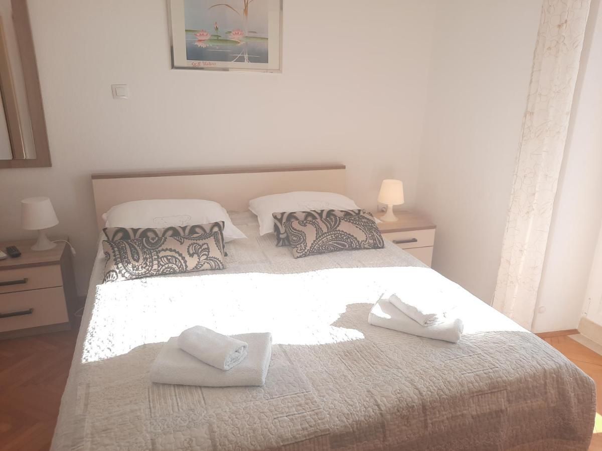 Apartments Villa Beba Комижа Екстер'єр фото