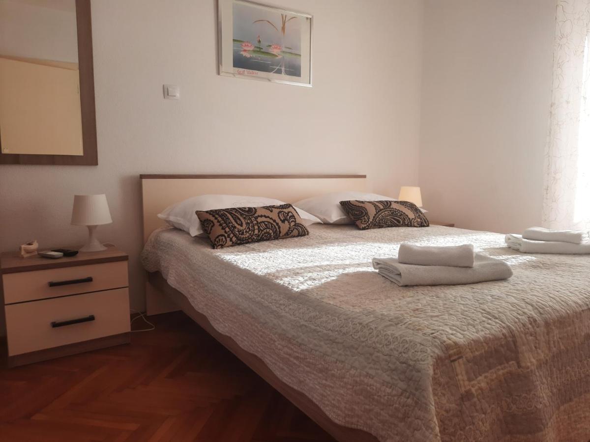Apartments Villa Beba Комижа Екстер'єр фото
