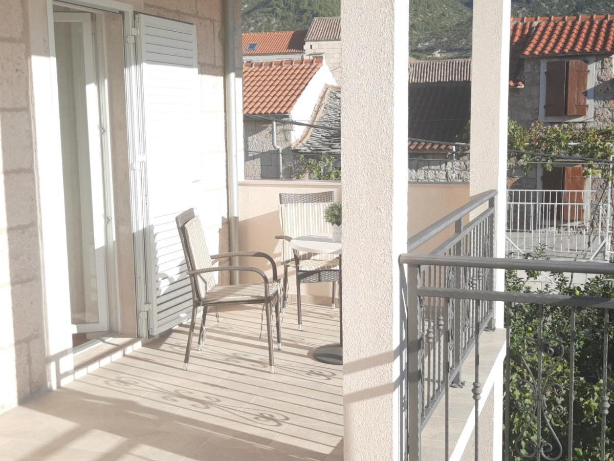 Apartments Villa Beba Комижа Екстер'єр фото
