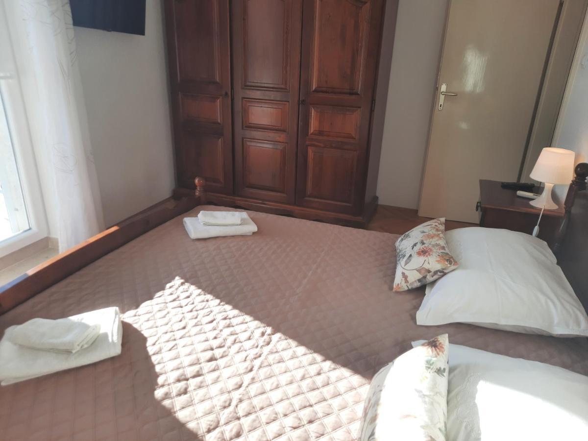 Apartments Villa Beba Комижа Екстер'єр фото
