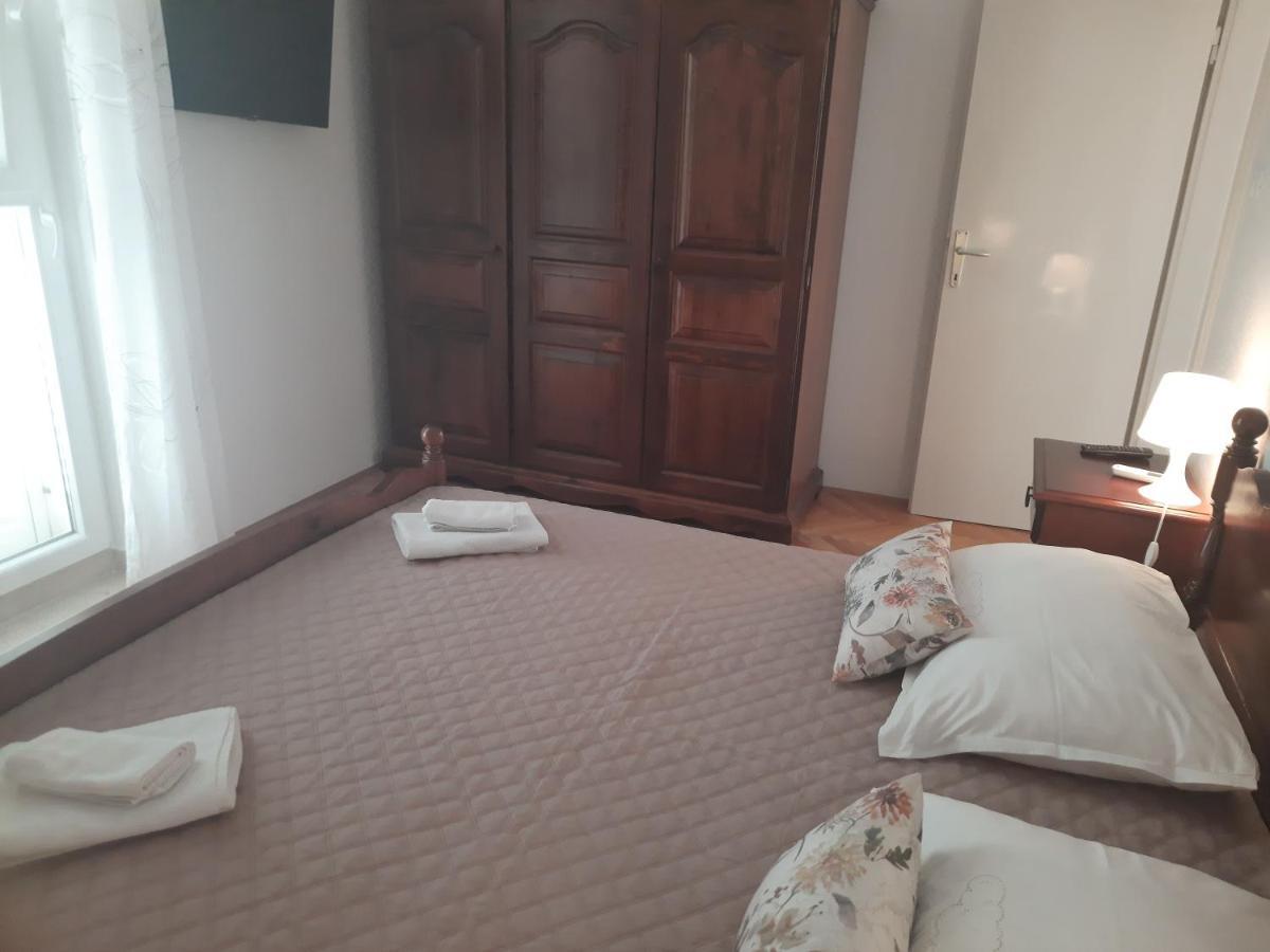 Apartments Villa Beba Комижа Екстер'єр фото