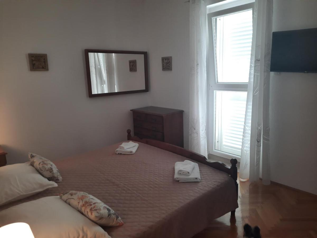 Apartments Villa Beba Комижа Екстер'єр фото