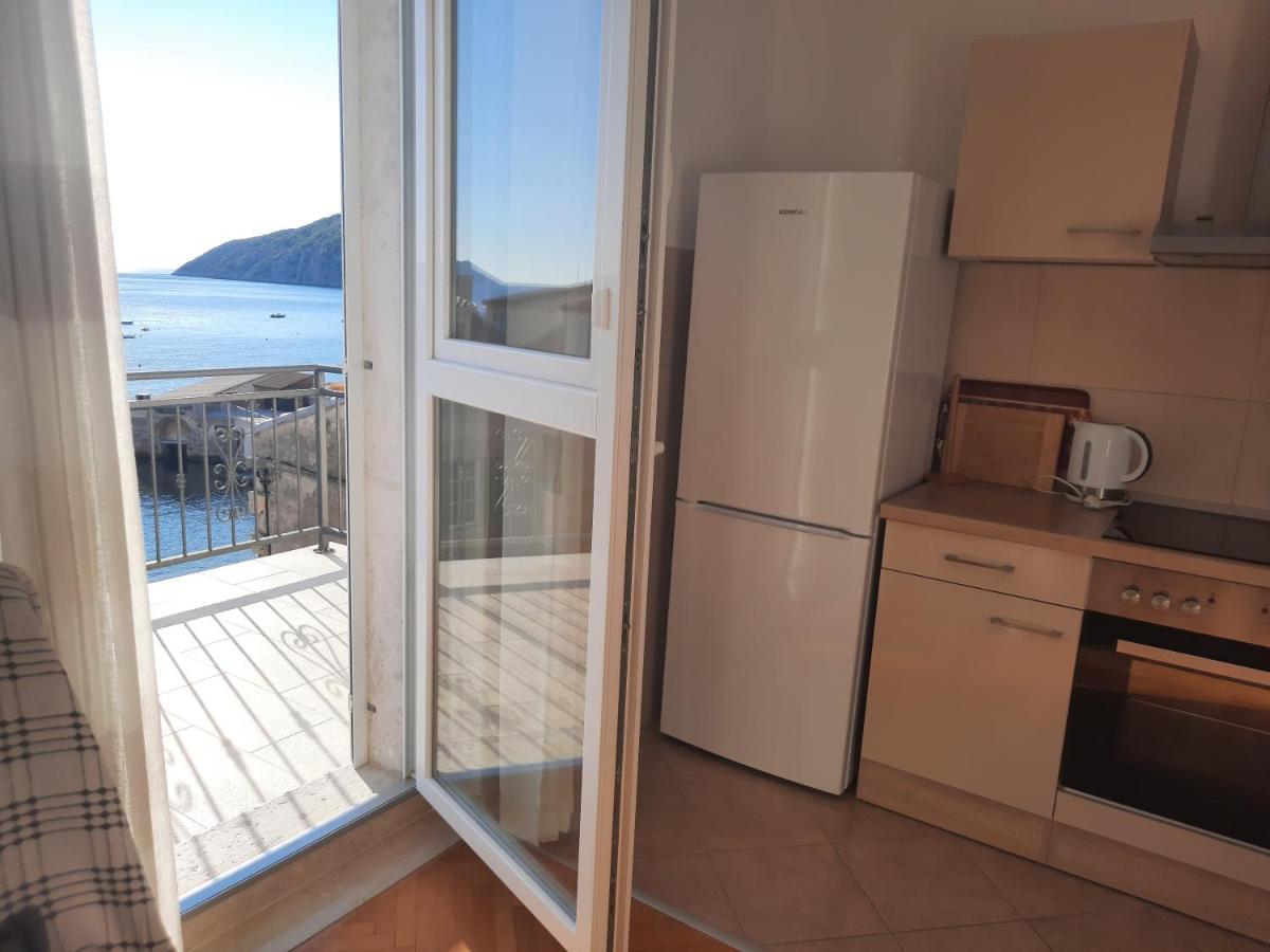 Apartments Villa Beba Комижа Екстер'єр фото