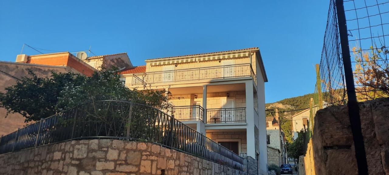 Apartments Villa Beba Комижа Екстер'єр фото