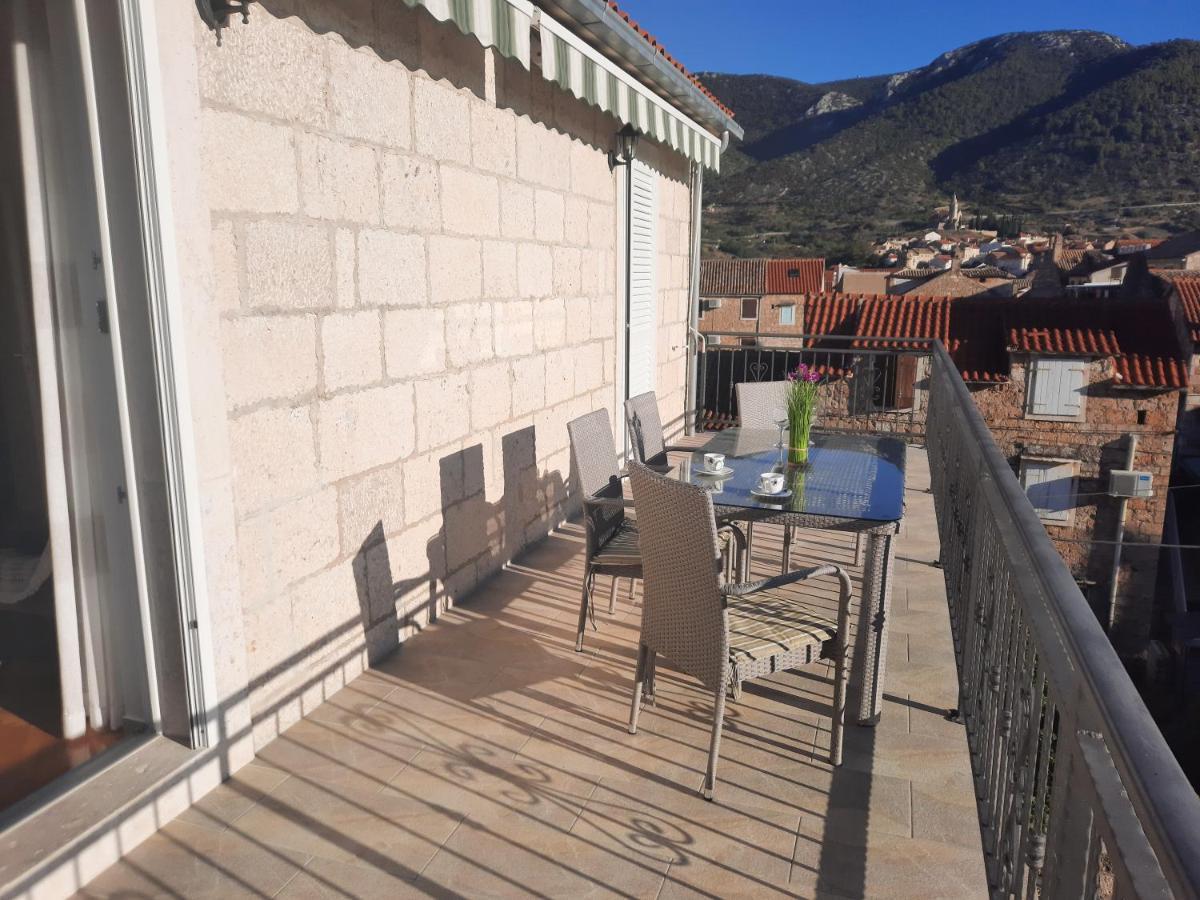 Apartments Villa Beba Комижа Екстер'єр фото