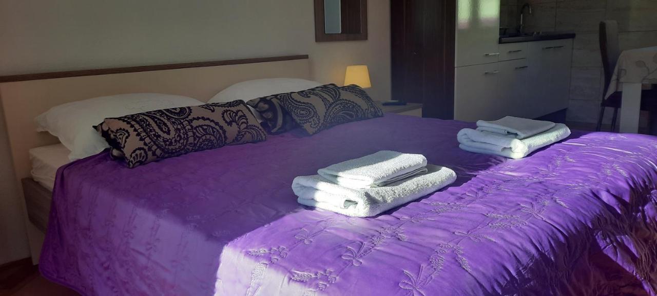 Apartments Villa Beba Комижа Екстер'єр фото