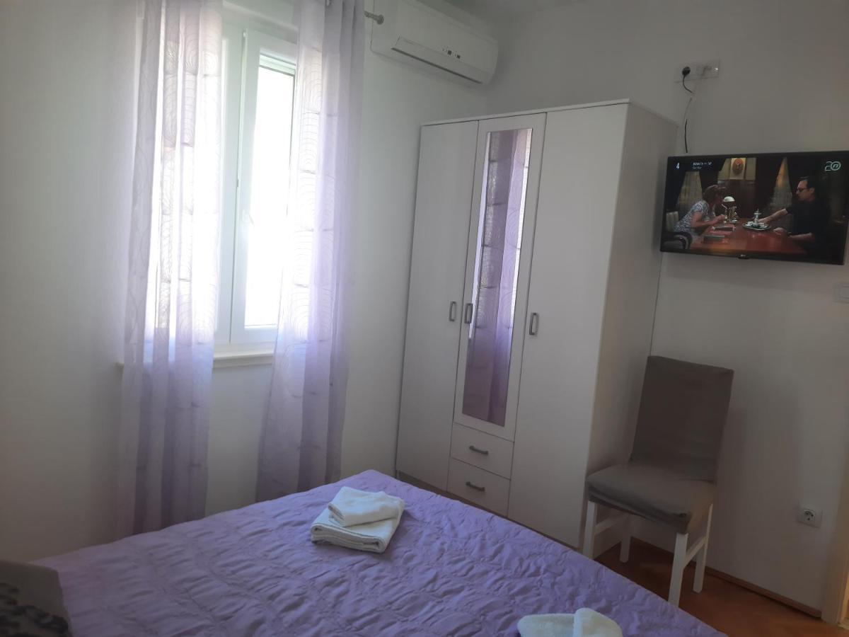 Apartments Villa Beba Комижа Екстер'єр фото